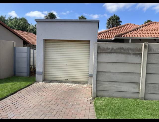 3 BEDROOM CLUSTER FOR SALE IN EVELEIGH